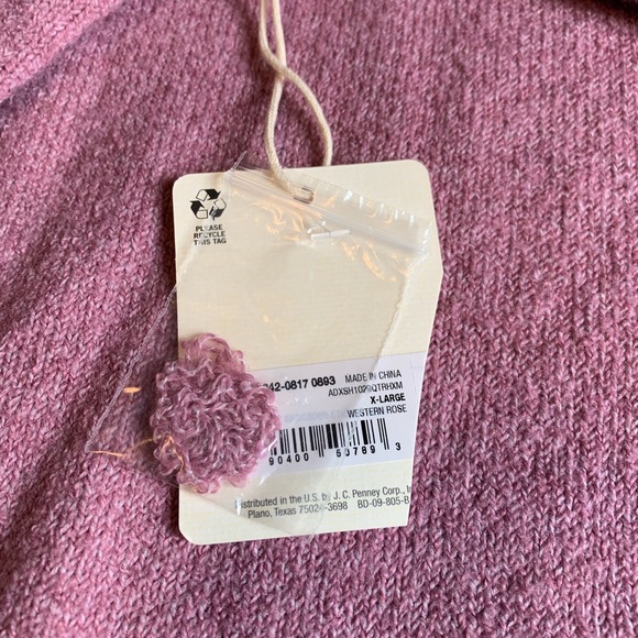 NWT V-Neck Sweater 🌸 - Picture 8 of 8
